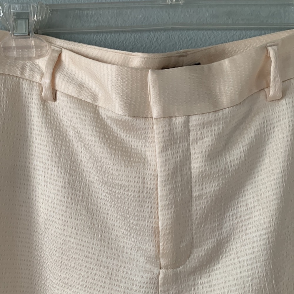 Vince Camuto cream silky seersucker trouser pants! - Picture 5 of 7